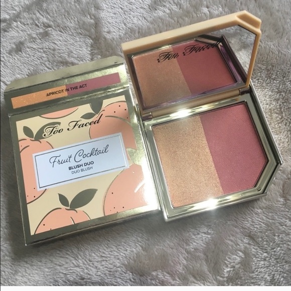 Too faced blush/duo new Apricot in the act - Picture 7 of 10